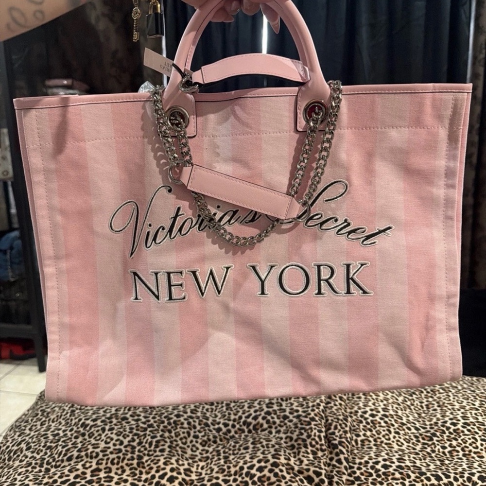 Pink tote